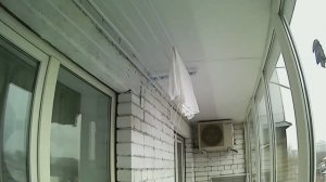 Отделка лоджии: потолок - пластик, пол - ламинат.