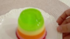 Радужное желе танцует под музыку .mp4