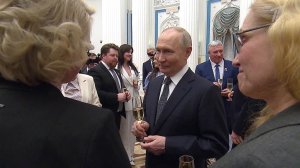 Владимир Путин в Кремле наградил молодых деятелей культуры.