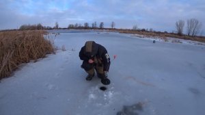 НЕ УСПЕЛИ РАССТАВИТЬСЯ И КЛЮНУЛ ТРОФЕЙ! ЛОВЛЯ ЩУКИ НА ЖЕРЛИЦЫ