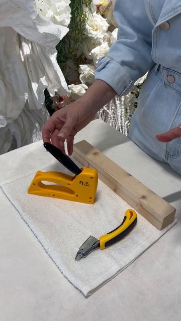 Свадебный декор. Технические моменты - мебельный степлер