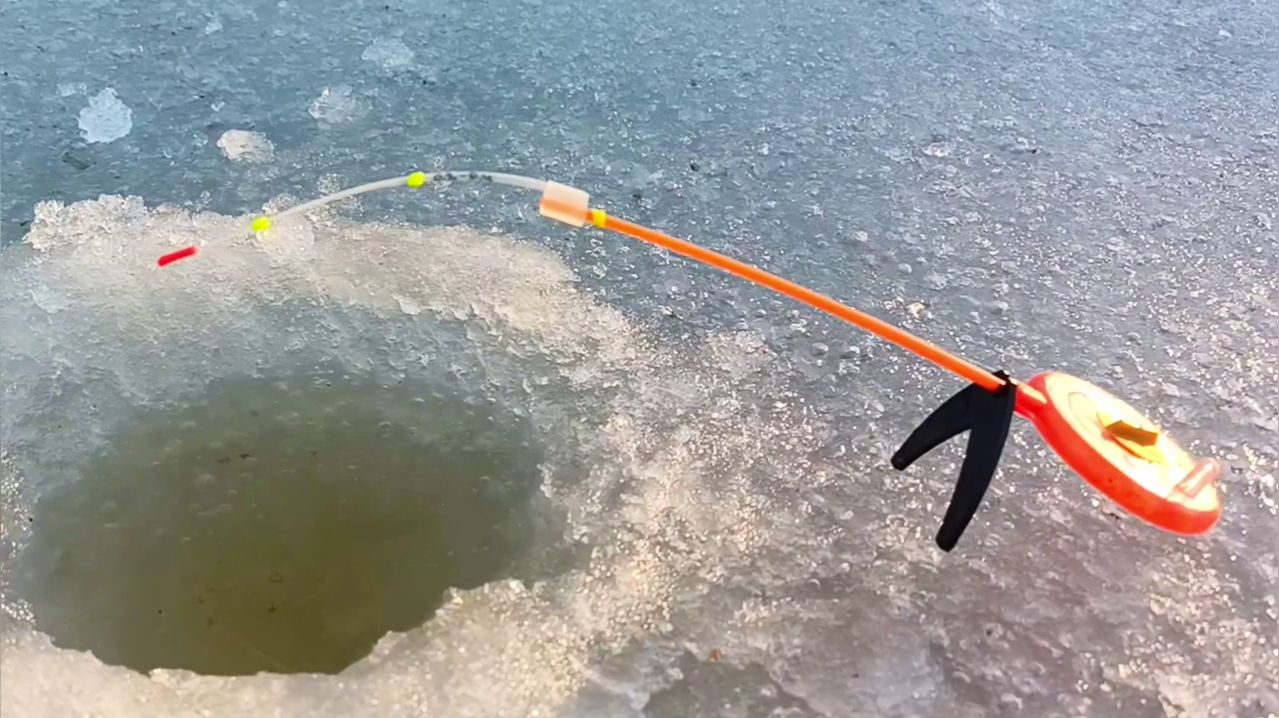 АКТИВНЫЙ КЛЁВ ПО ПОСЛЕДНЕМУ ЛЬДУ