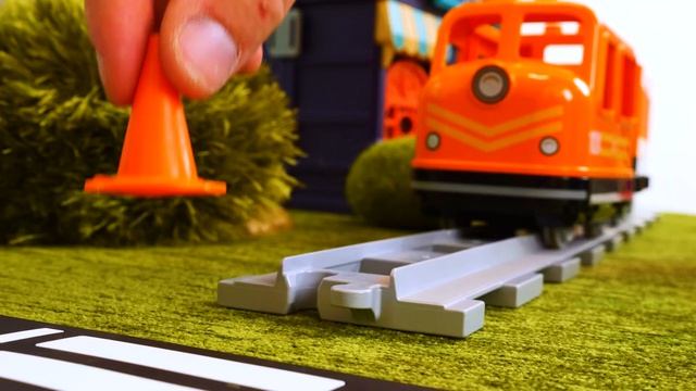 Тягач везет сломанный шлагбаум в автомастерскую - Машинки для детей