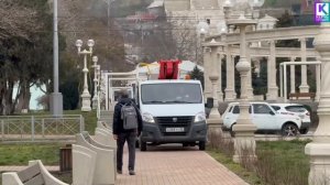 Специалисты «Горсвета-Керчь»  сегодня провели плановые работы в сквере на Адмиралтейском проезде