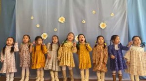 Ансамбль "Кунчээн" - "Эhэм аах кэпсэтэллэр" (Нижний Бестях "Солнышко" - ср. гр