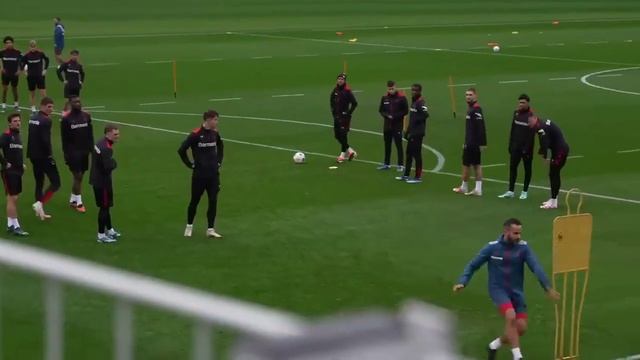 Байер 04  интенсивное упражнение для активации и тренировки паса от Хаби Алонсо