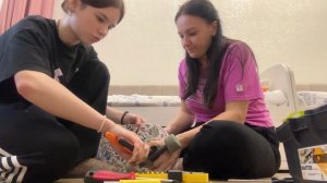 Юля заставляет меня РАБОТАТЬ / Зачем мне столько сумок?