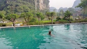 Бассейн у нас превосходный!