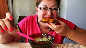 И ЩЕЙ СВАРИЛА И ИКРЫ,не подумайте,что ЗАМОРСКОЙ,просто КАБАЧКОВОЙ😉/МУКБАНГ ЩИ С КОСТОЧКАМИ(архив