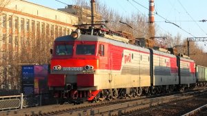 ВЛ11-268/338 А с грузовым поездом следует через о.п. Первомайская