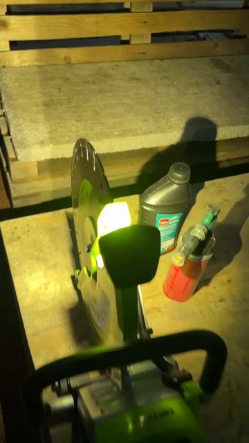 Аккумуляторный бетонорез Greenworks, мощная подсветка