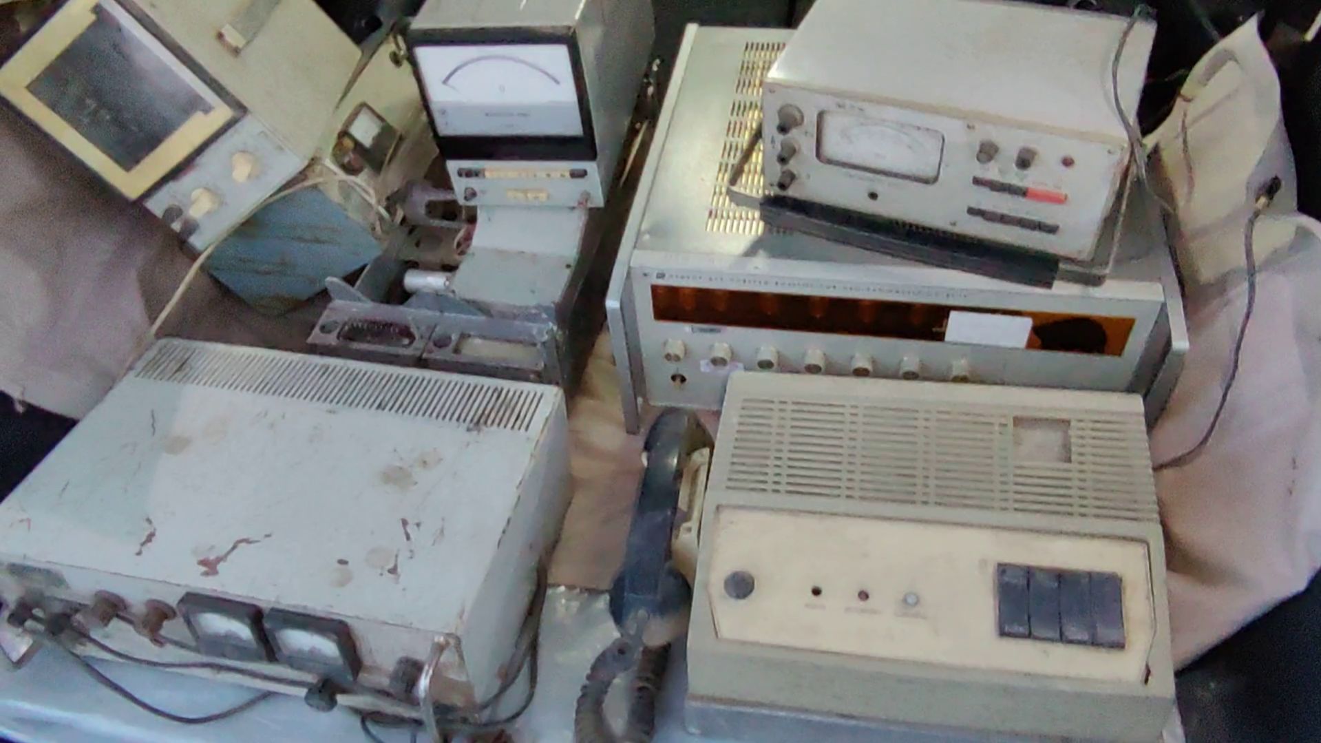 Разбор шести приборов из очередной партии 