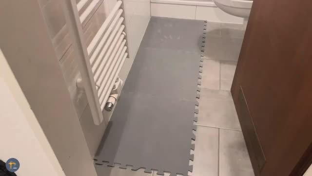 ПВХ панели на пол быстрая и простая укладка в ванной, санузле