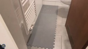 ПВХ панели на пол быстрая и простая укладка в ванной, санузле