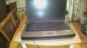 Удобный столик для ноутбука своими руками.