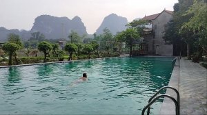 Вот такой огромный у нас бассейн!