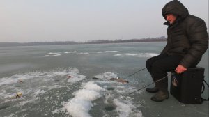 Рыбалка в Приморье по последнему льду.