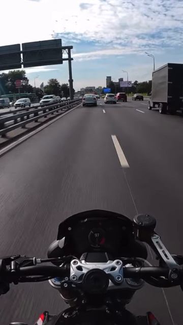 Triumph Speed Triple 1200 RS: очень мощный и недорогой мотоцикл