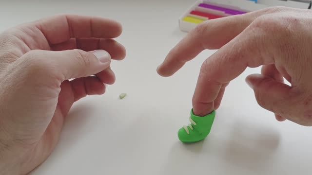 Лепим ботинки для Нюхача