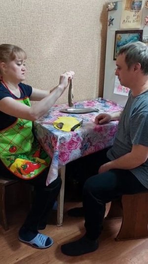как быстро почистить  селёдку.