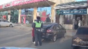 В Ставропольском крае полиция привлекла к ответственности женщину,перевозившую сына в багажнике авто