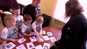 Раскрасить макет машины, сшить чехол для телефона. В Костроме соревновались самые юные профессионалы