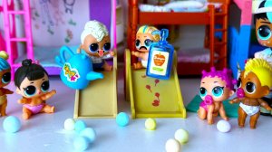 КТО УЕДЕТ С ГОРКИ ДАЛЬШЕ?😁😁 ПУПСИКИ в детском садике ЛОЛ сюрприз МУЛЬТИК куклы Даринелка