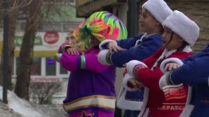 Ярким флешмобом встретили сотрудники и воспитанники ТКЦ «Братск-Арт» День работника культуры