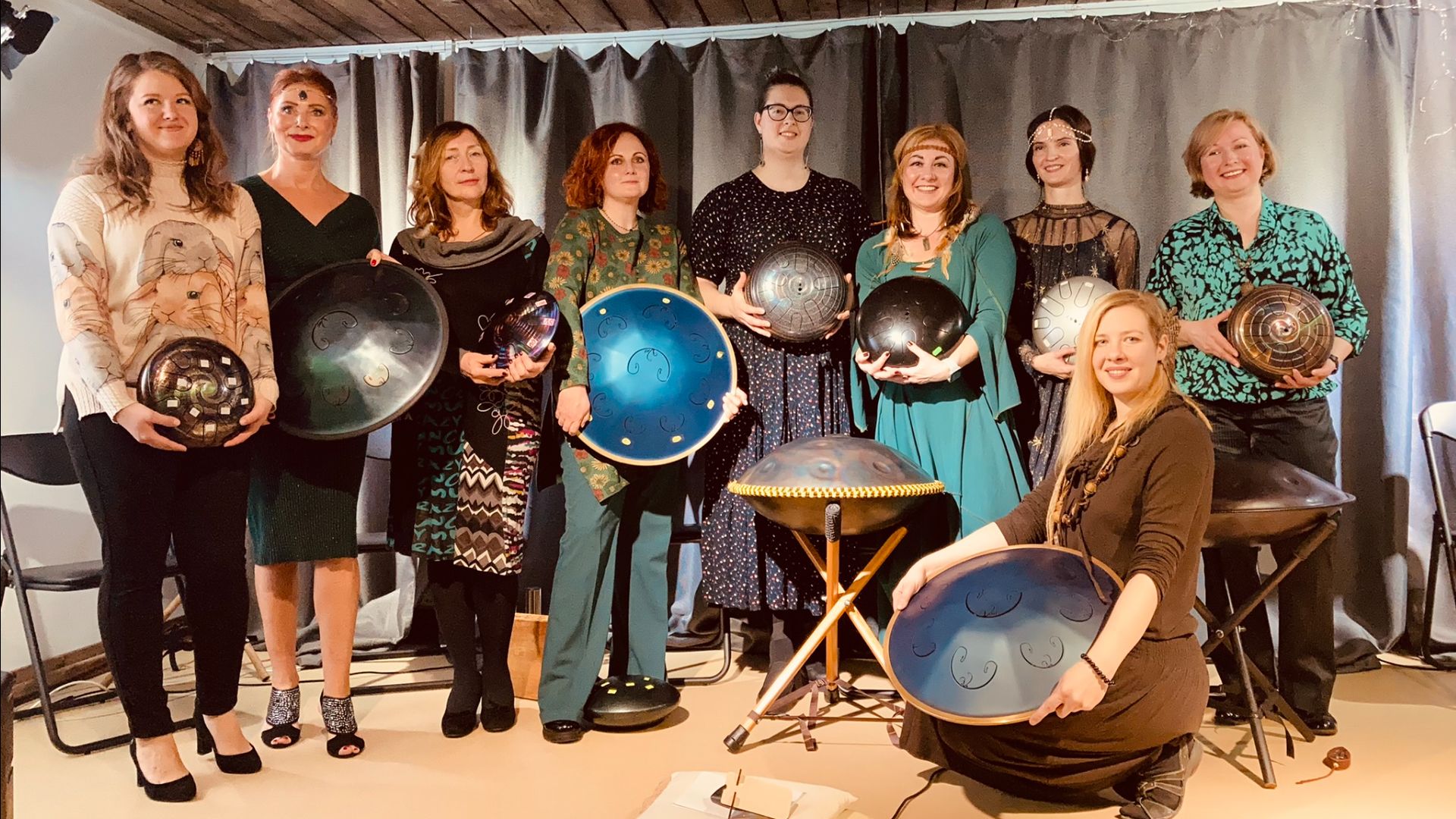 Отчетный концерт школы - глюкофон (часть 1)