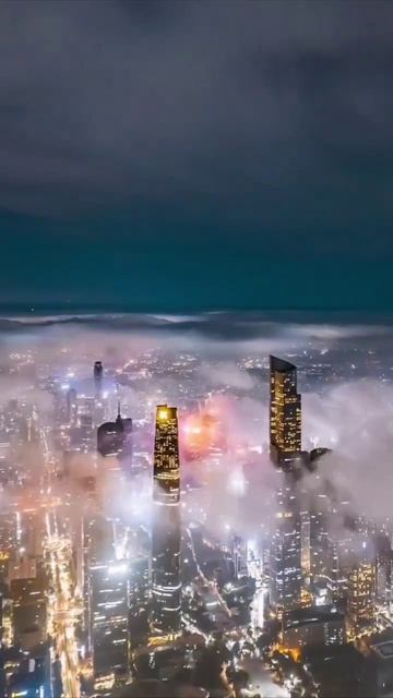 Ночной Гуанчжоу с высоты птичьего полёта.