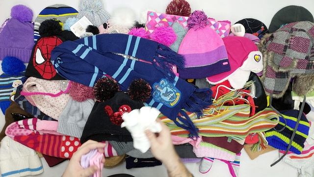 Шапки шарфы перчатки (детские) секонд оптом 5 пак
