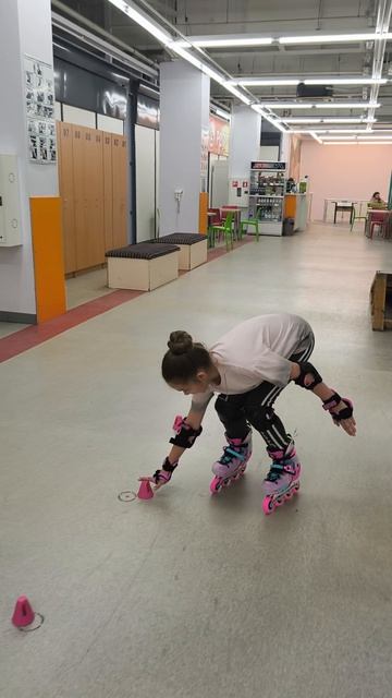 Учимся кататься на роликах.