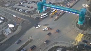 В Ярославле доставщики еды спровоцировали ДТП на Московском проспекте