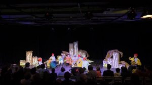 Спектакль- перформанс "Про китов" КлоунскийИнклюзивныйТеатр КИТ