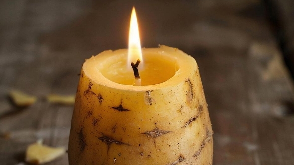 Самодельная картофельная свеча.