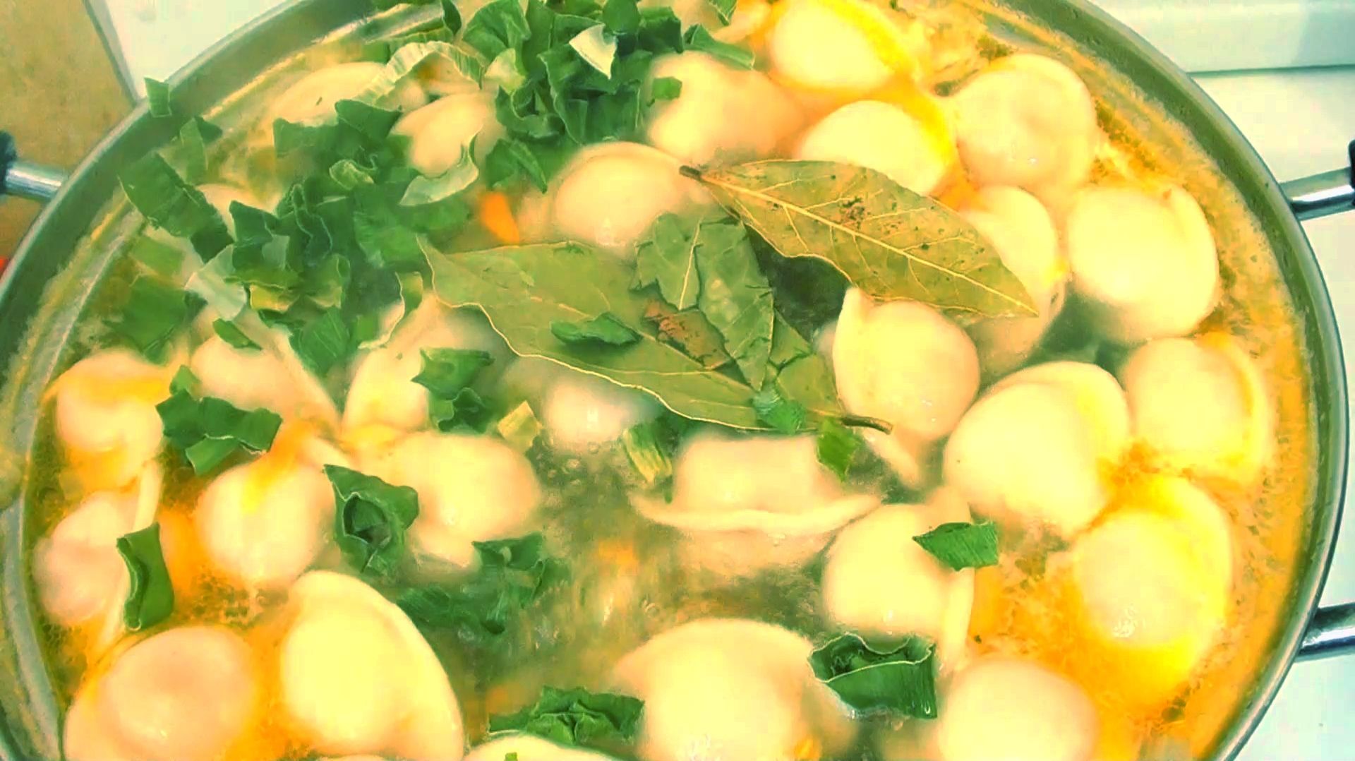 Суп с пельменями и картошкой Дети обожают Мужья уважают быстрый - рецепт