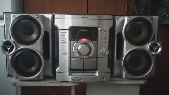 Музыкальный центр Sony MHC-RG220 (360p)