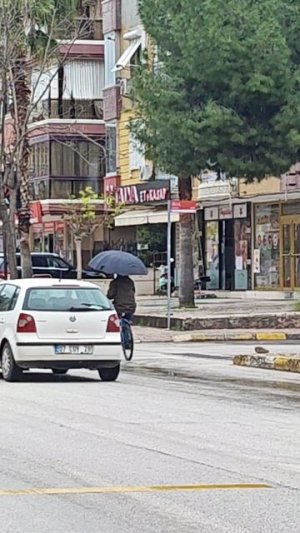Ну как так! Вышла из магазина и попала под дождь