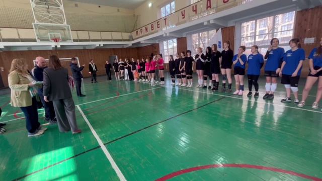 Награждение команд девушек по итогам ежегодного волейбольного турнира среди колледжей города Москвы