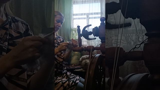как прясть собачью шерсть на прялке