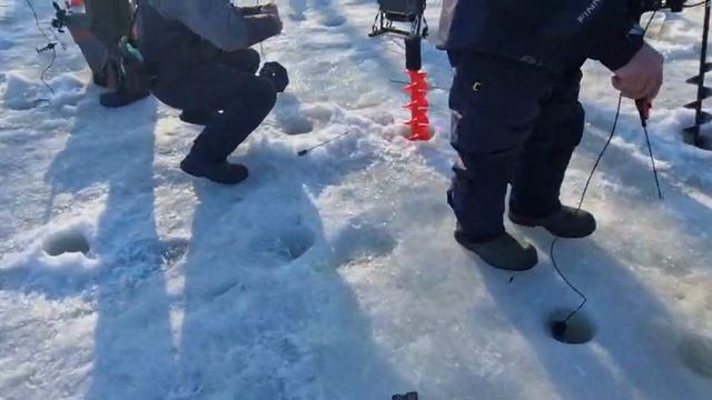 Зарыбление идёт и рыбка клюёт. смотреть онлайн