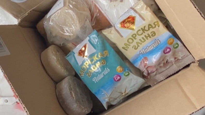 Распаковка подарка. Мел и глина.