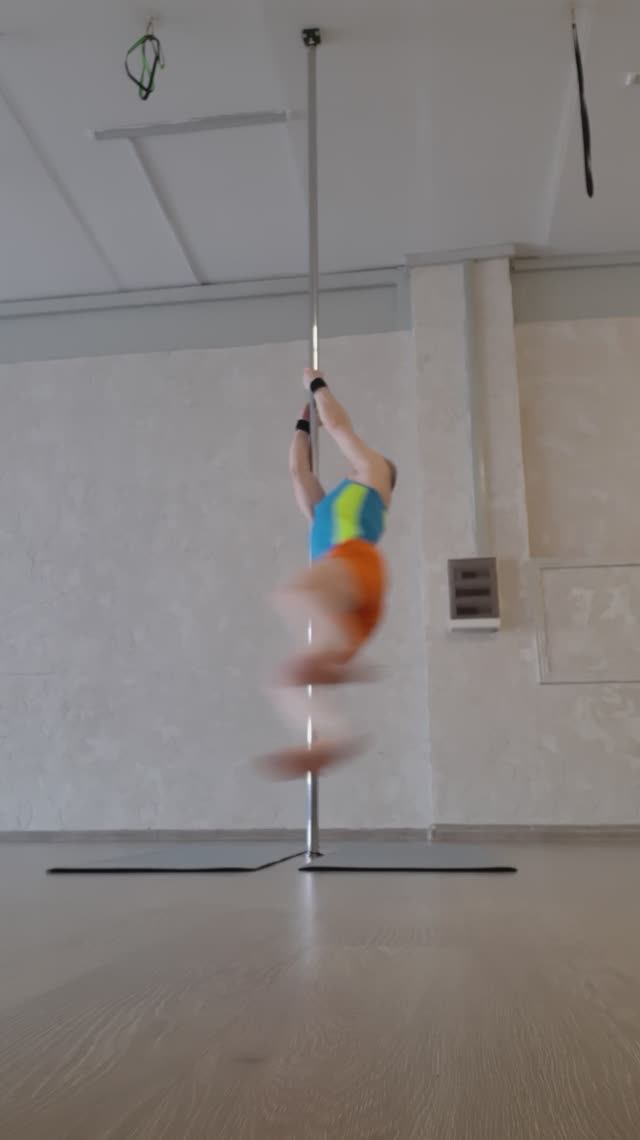 Просто "флайбай" (Александр Странник https://vk.com/far_familiar)