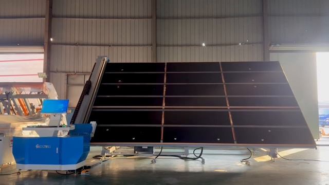 Работа столов резки под сброс стекла до 5 мм толщиной и полистовую загрузку стекла толщиной от 6 мм