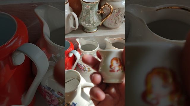 Есть антикварный молочник в моей коллекции.