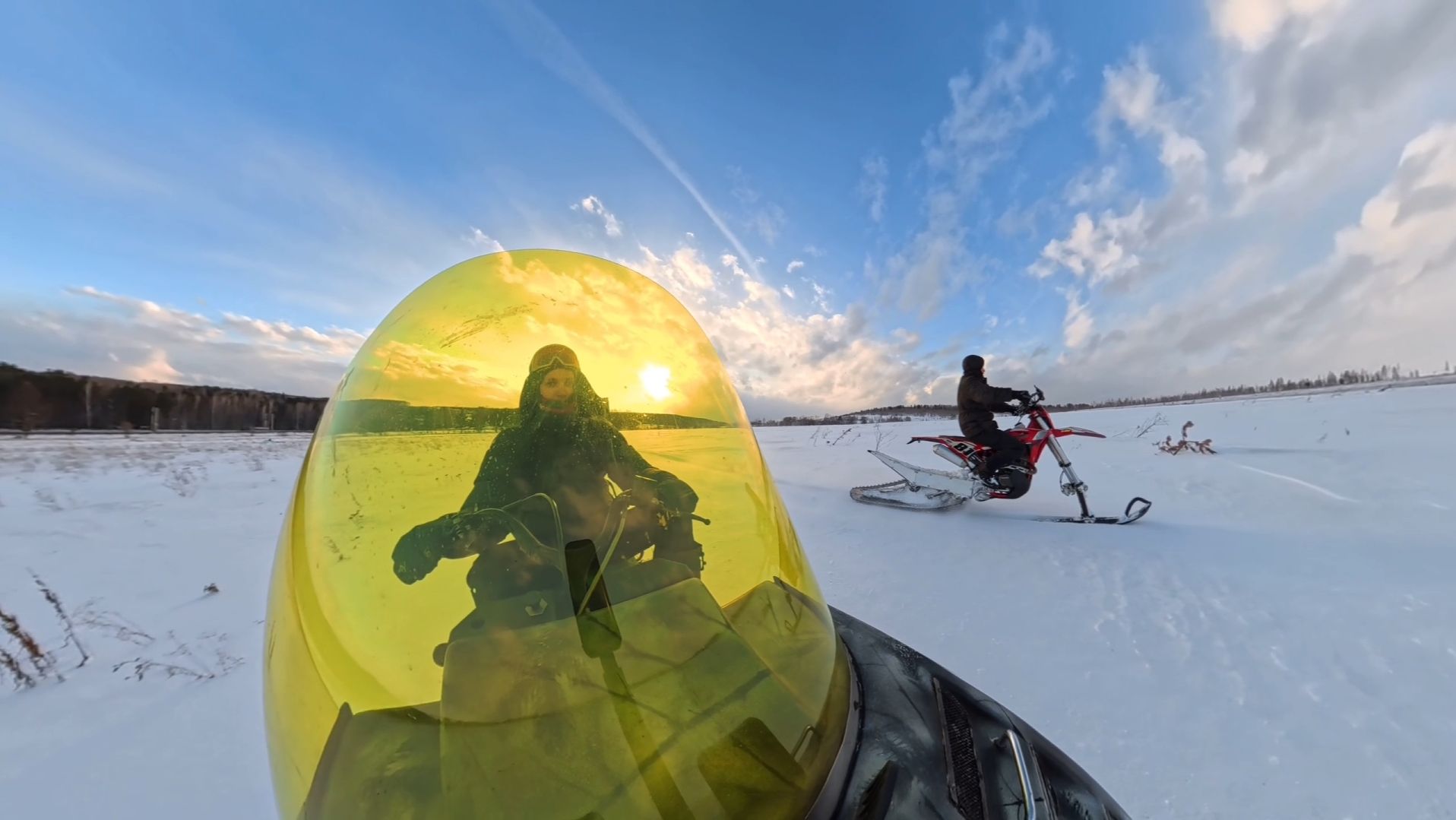 Весна пришла, но снег еще остался.