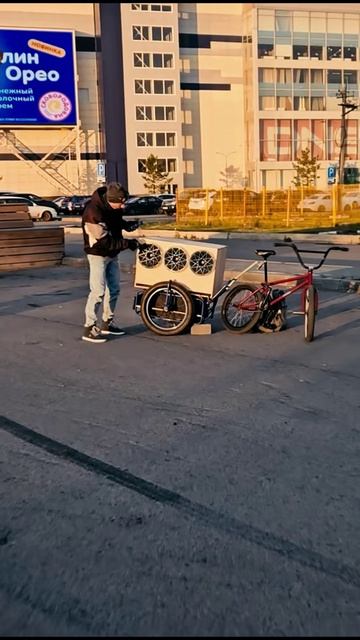 Тихоней её не назовёшь