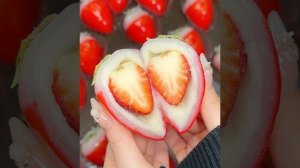 мягкие моти с клубникой