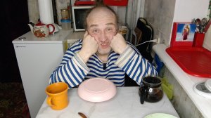 ужин с Рыжулей. снова не даёт молиться. что я ем? мукбанг. обжор. еда на камеру. диета. шизофрения.