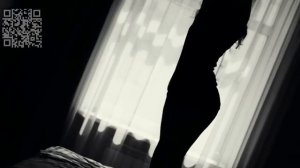 Девушка в спальной